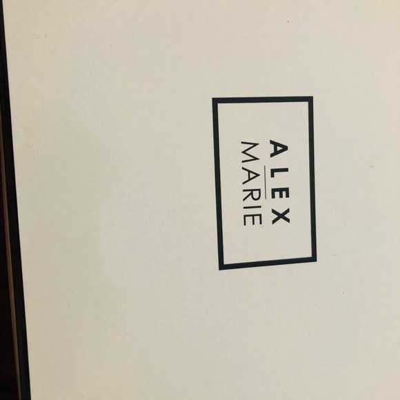 Shoes - Picture 7 of 7